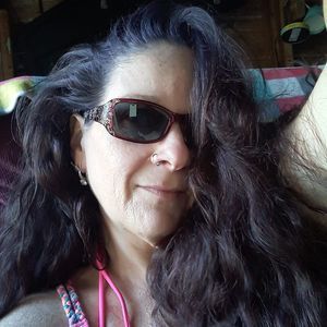 Meet your Posher, Dee